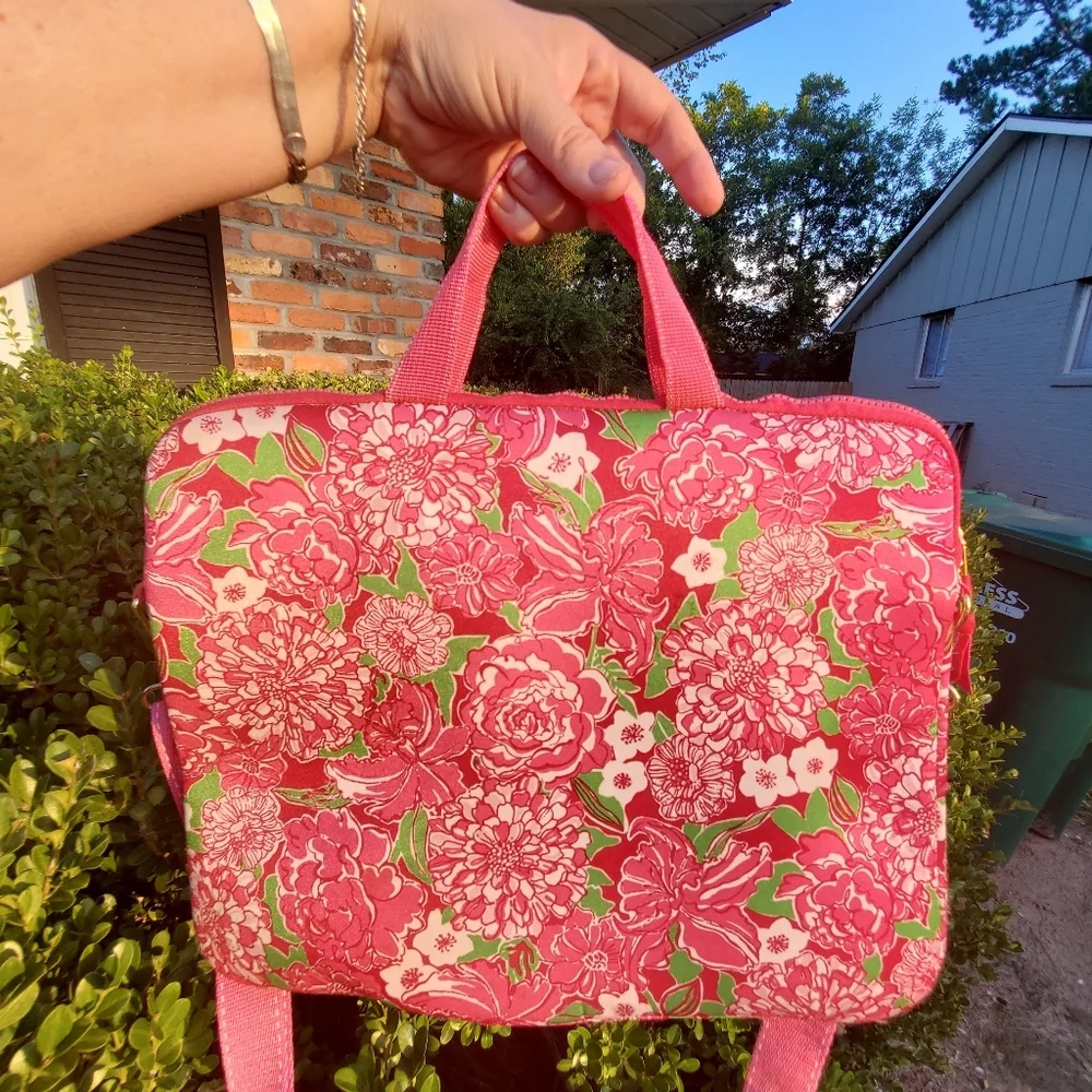 LILLY PULITZER | PINK AND GREEN FLORAL TROPICAL FLORALS LAPTOP CASE